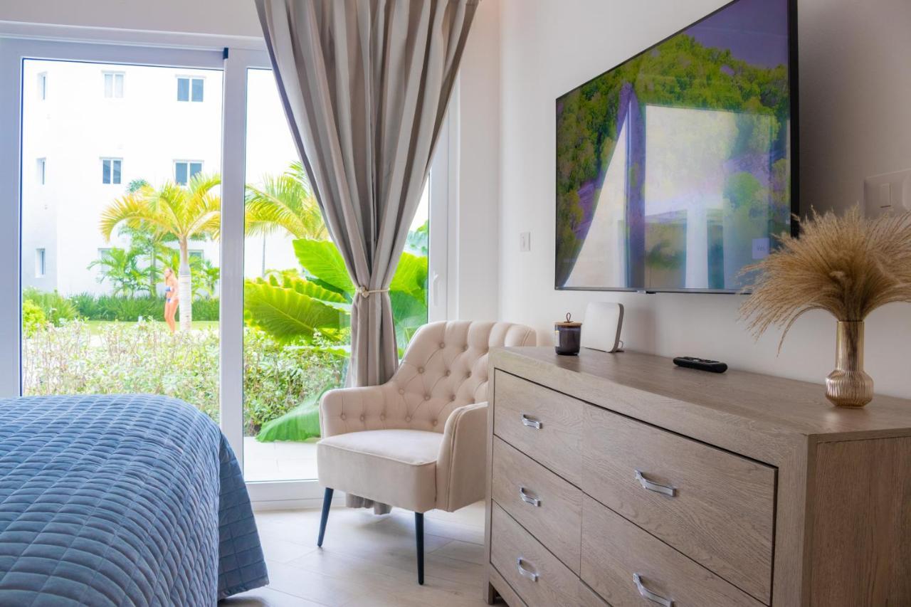 Family Getaway Apartment - Right On The Beach Punta Cana Exteriör bild