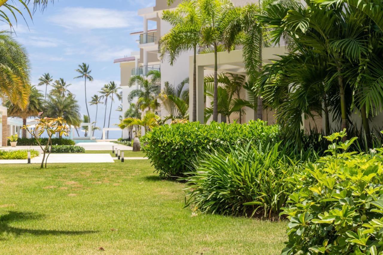 Family Getaway Apartment - Right On The Beach Punta Cana Exteriör bild