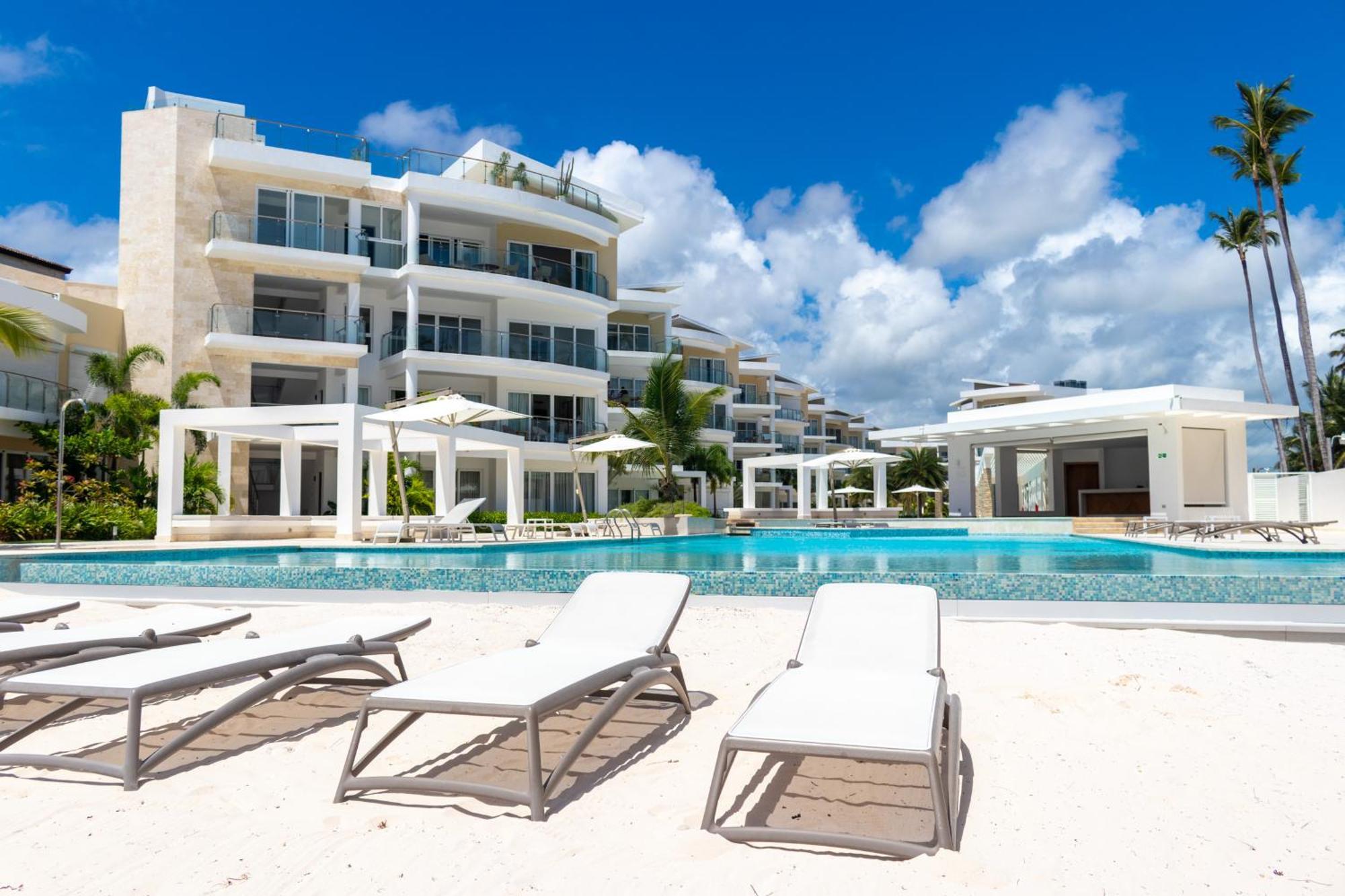 Family Getaway Apartment - Right On The Beach Punta Cana Exteriör bild